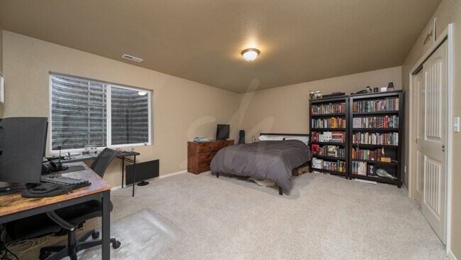 Building Photo - Immaculate 5 Bedroom Home in Wolf Ranch