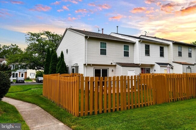 Building Photo - 6125 Trident Ln