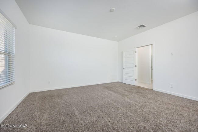 Building Photo - 12490 W Gini Ln