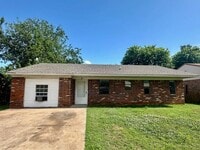 Building Photo - 3 Bedroom and 1.5 Bathroom Home in Tecumseh
