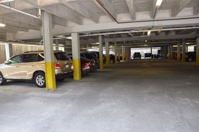 Building Photo - 510 Lovett Blvd