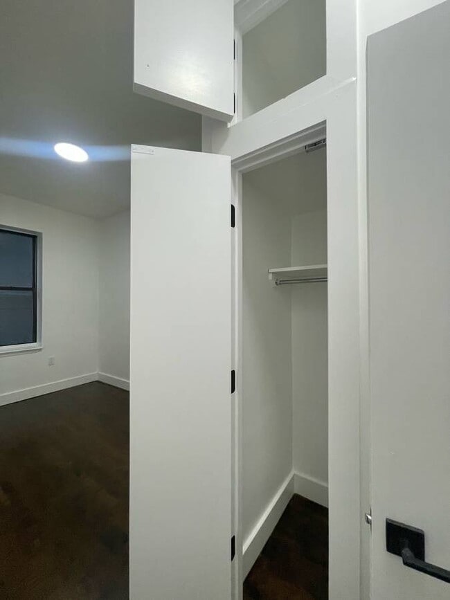 Building Photo - 1802 Bay Ridge Ave