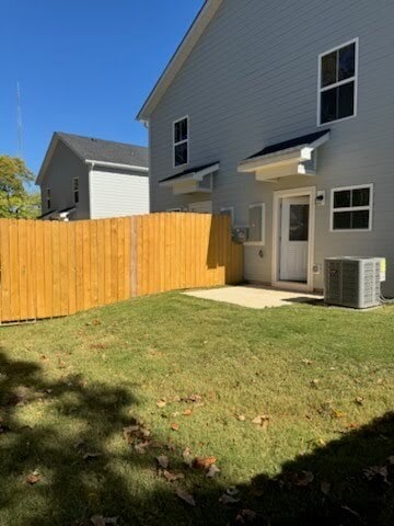 Building Photo - Live Brand-New in Hickory – Modern 3BR Tow...