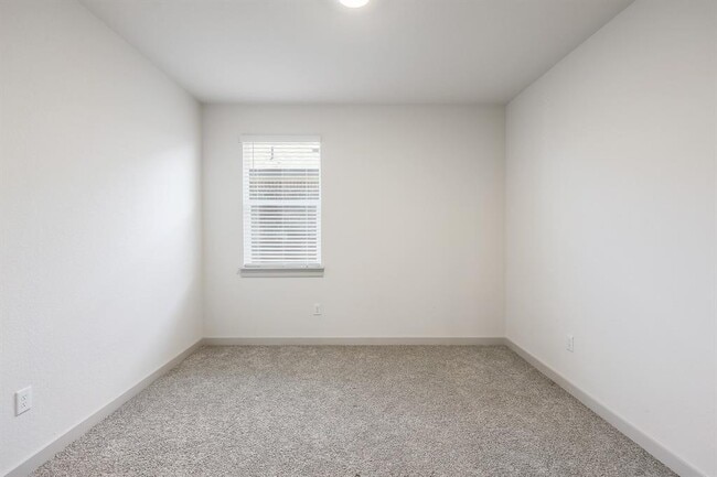 Building Photo - 1917 Centerline Ln