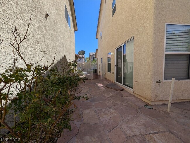 Building Photo - 134 E Cosmos Ct