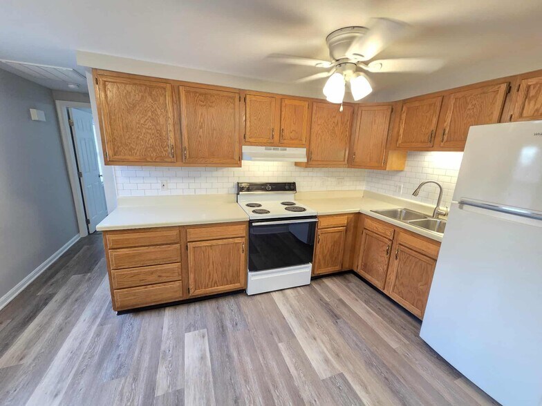 Building Photo - 923 Rose Hill Ave