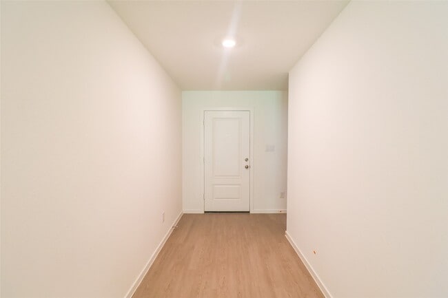 Building Photo - 31371 Black Cherry St
