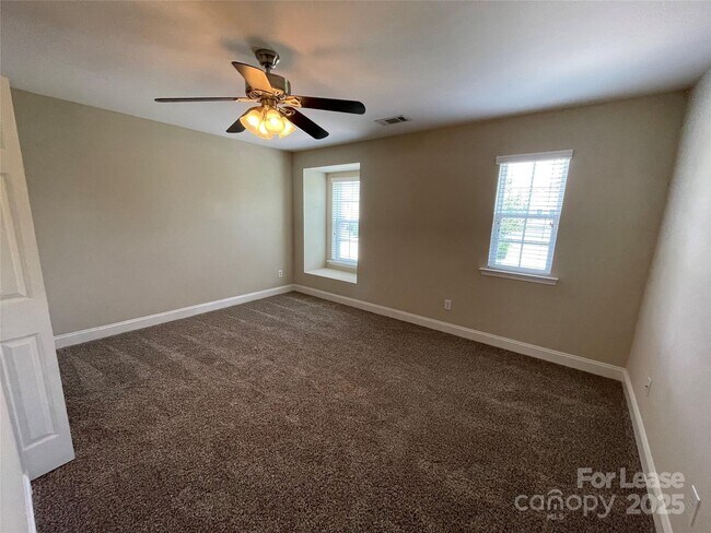 Building Photo - 9415 Seamill Rd