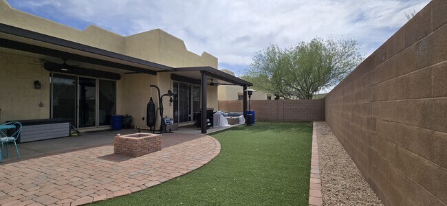 Building Photo - 3952 W Salter Dr
