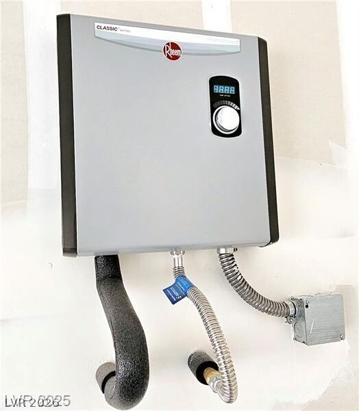 Building Photo - 9455 Calm Strm Ave