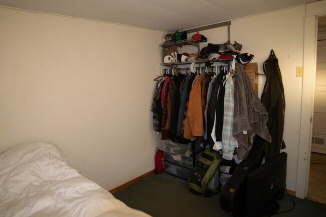 Building Photo - 414 S 12th Ave