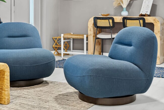 Building Photo - 5760 NE 18th Ave