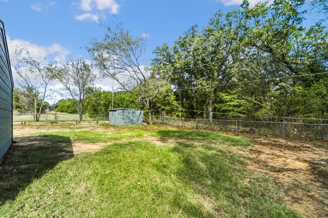 Building Photo - 243 Orchard St