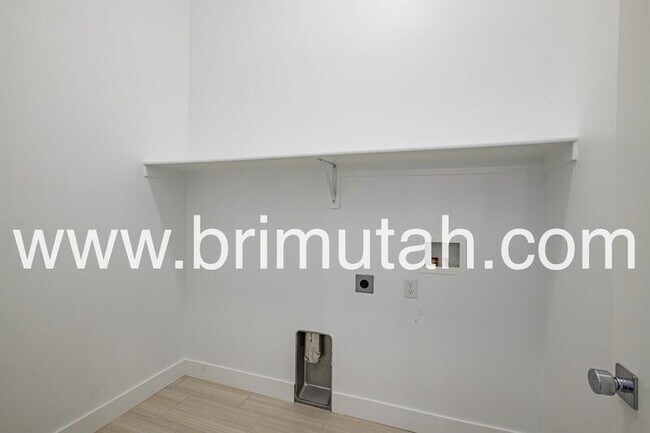 Building Photo - 9196 S Holiday Bowl Ct