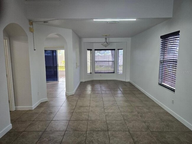 Building Photo - 18002 Birdwater Dr