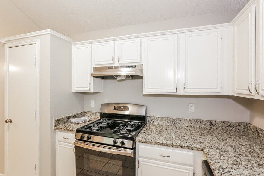 Building Photo - 317 Glen Meadow Dr
