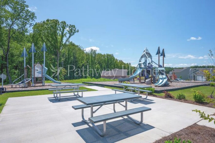 Building Photo - 3477 Bear Den Dr