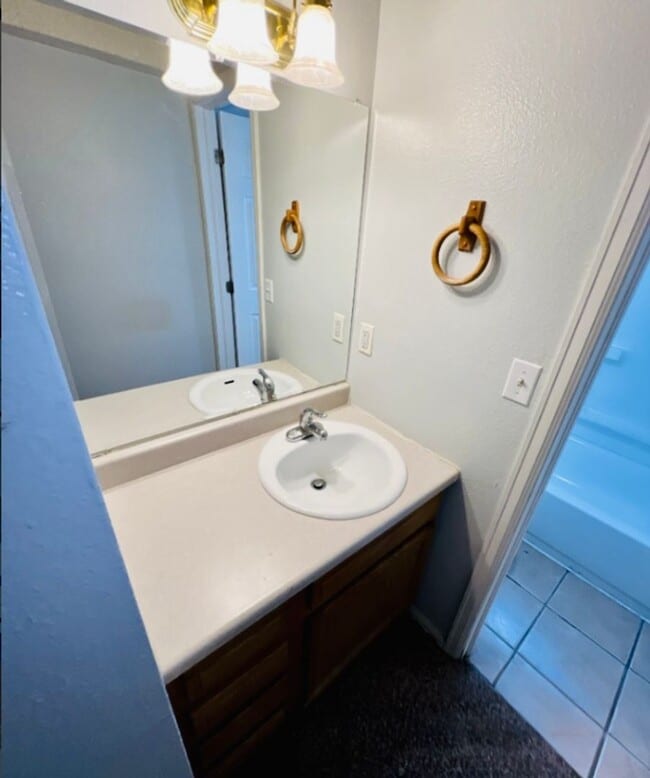 Building Photo - Studio Apartment in Denver - Ground Level - Move-In Special