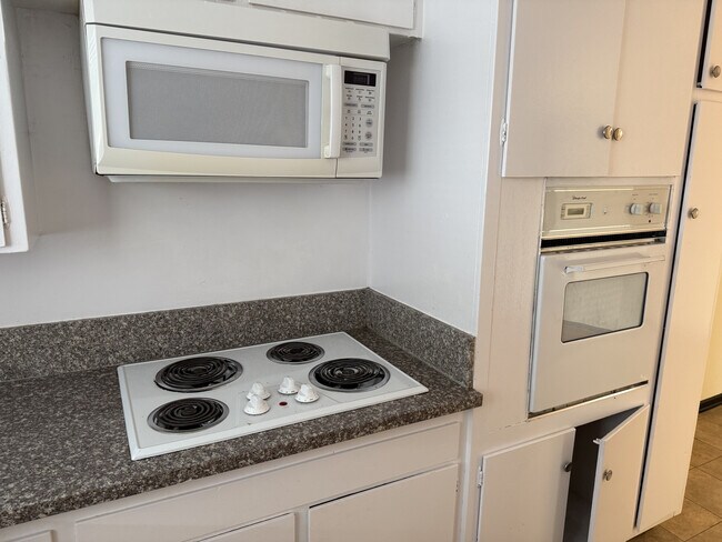 Building Photo - 8211 Owensmouth Ave