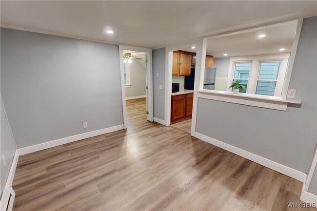 Building Photo - 118 Pries Ave