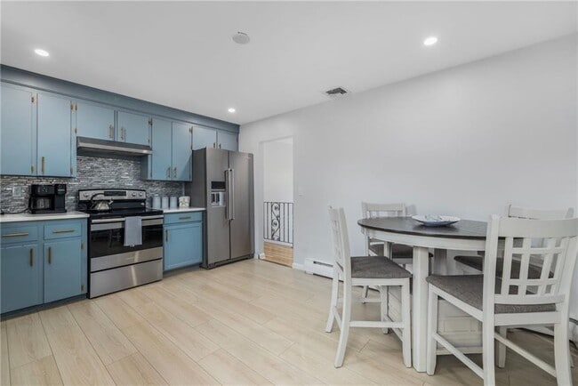 Building Photo - 384 Valley Rd