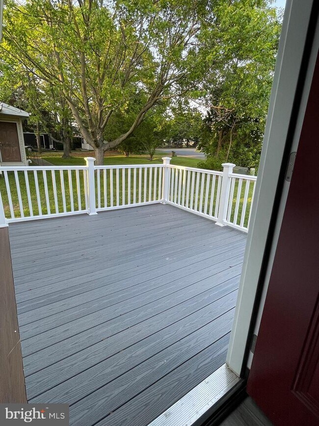 Building Photo - 1819 Sherman Dr