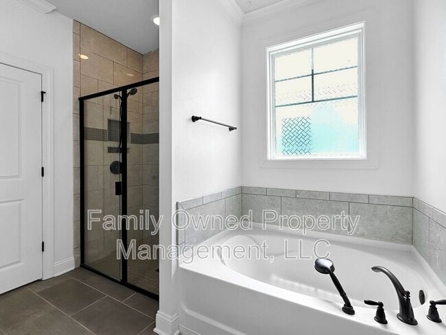 Building Photo - 128 Whaler Ave