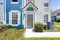 Building Photo - 13703 Richmond Park Dr N