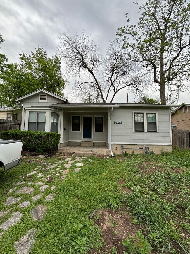Building Photo - Cherrywood Bungalow for Rent
