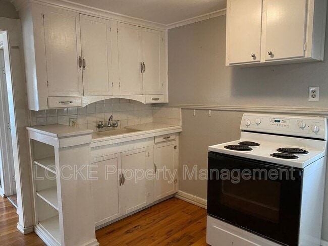 Building Photo - 3132 Greene Ave