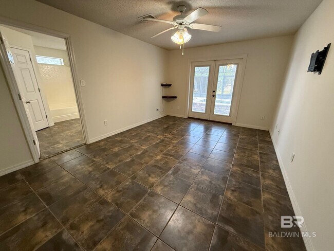 Building Photo - 33701 Rosalia Ave