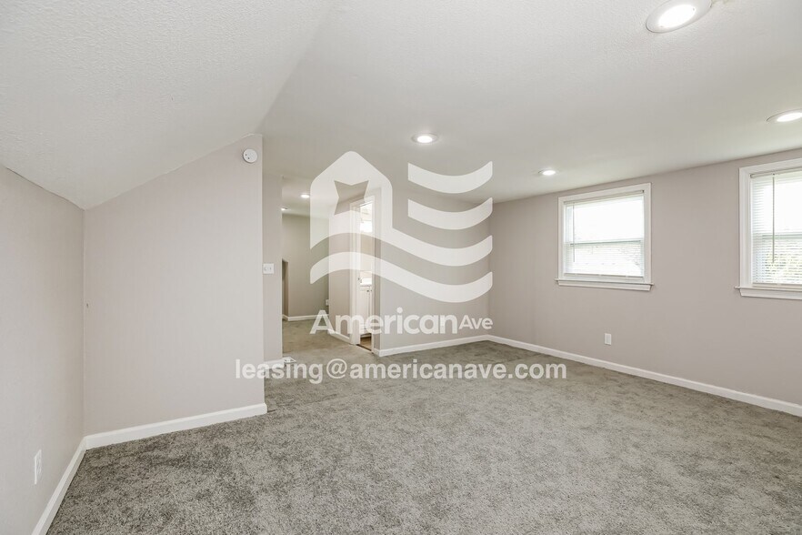 Building Photo - 611 W Wayne St