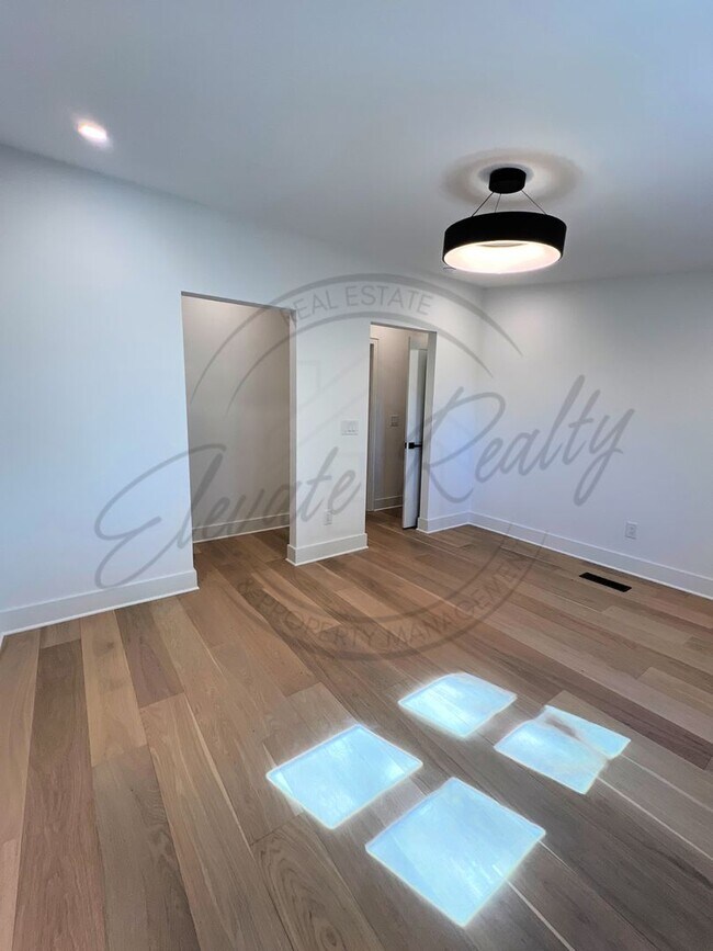 Building Photo - Modern Elegance in the Heart of Nashville ...