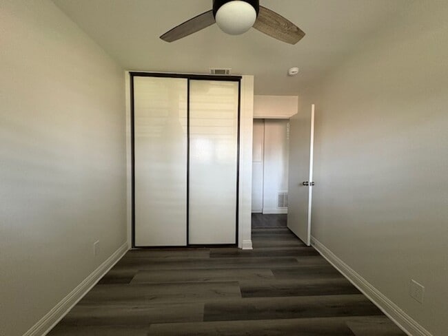Building Photo - Centrally Located Redlands Townhome