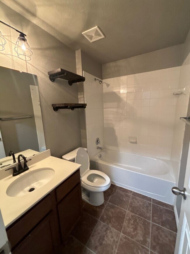 Building Photo - PERFECT HOME IN PRINCETON!