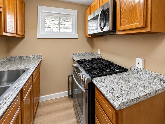 Building Photo - Beautifully Charming 3 Bedroom Home Available Now in Baltimore