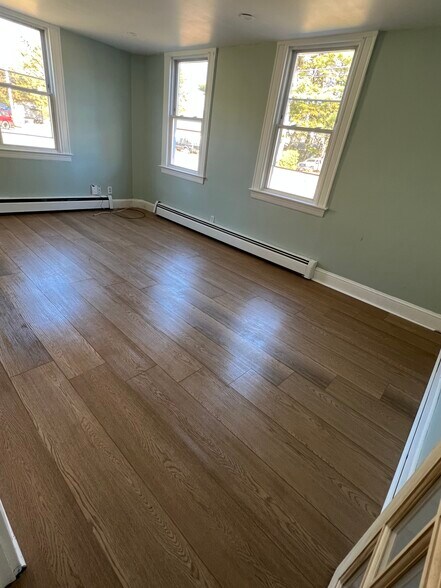 Building Photo - 16 Garrison St