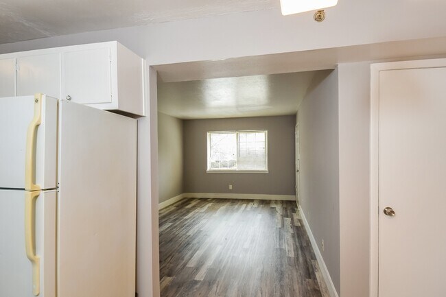 Building Photo - 641 Powder Springs St