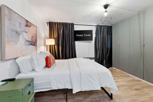 Building Photo - 828 Black Dr