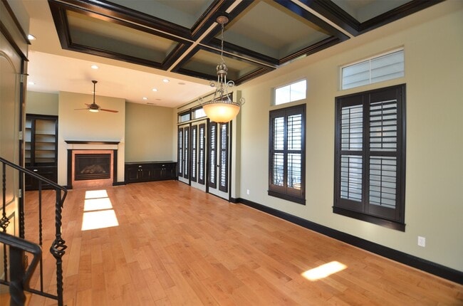 Building Photo - 1818 Binz St