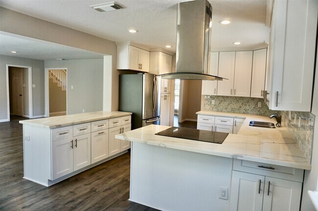 Building Photo - 1707 Valley Vista Dr