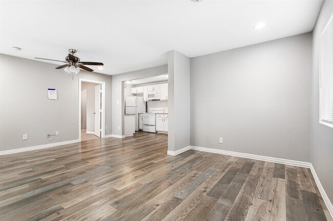 Building Photo - 4931 Junius St