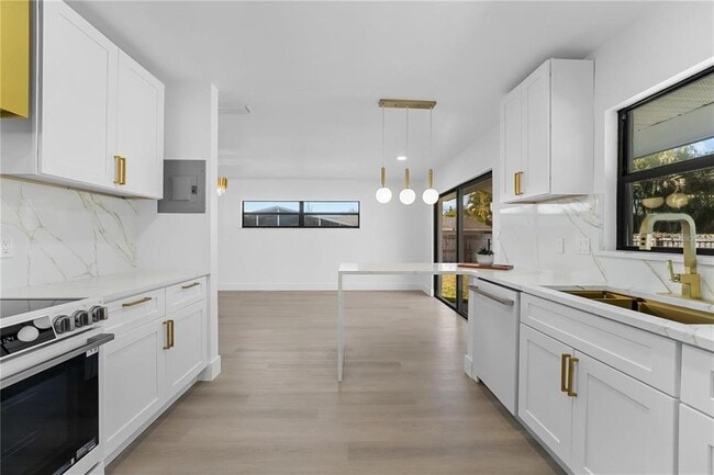 Building Photo - 607 Dunblane Dr