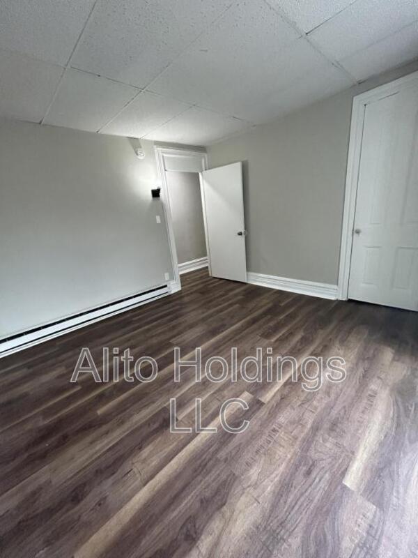 Building Photo - 141 N Eighth St