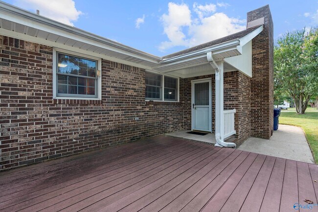 Building Photo - 12017 Camelot Dr SE