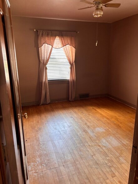 Building Photo - 214 N Rutledge St