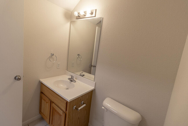 Building Photo - 5000 Derby Ridge Dr