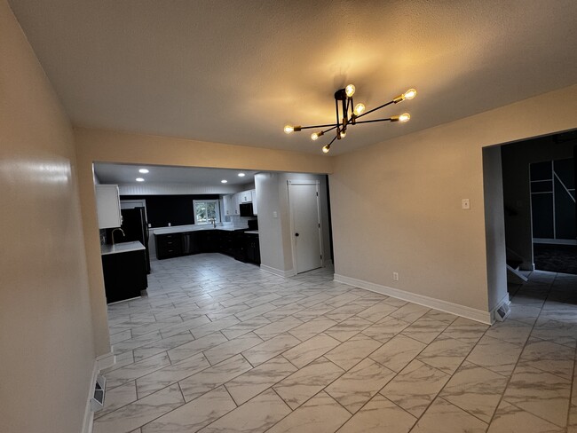 Building Photo - 212 Belmont Ct