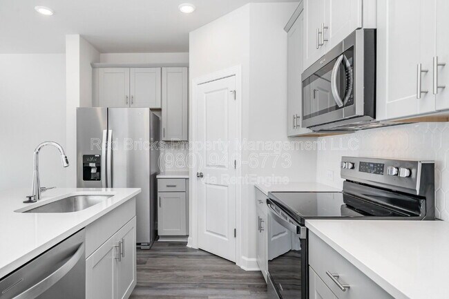 Building Photo - 3483 Backwater St