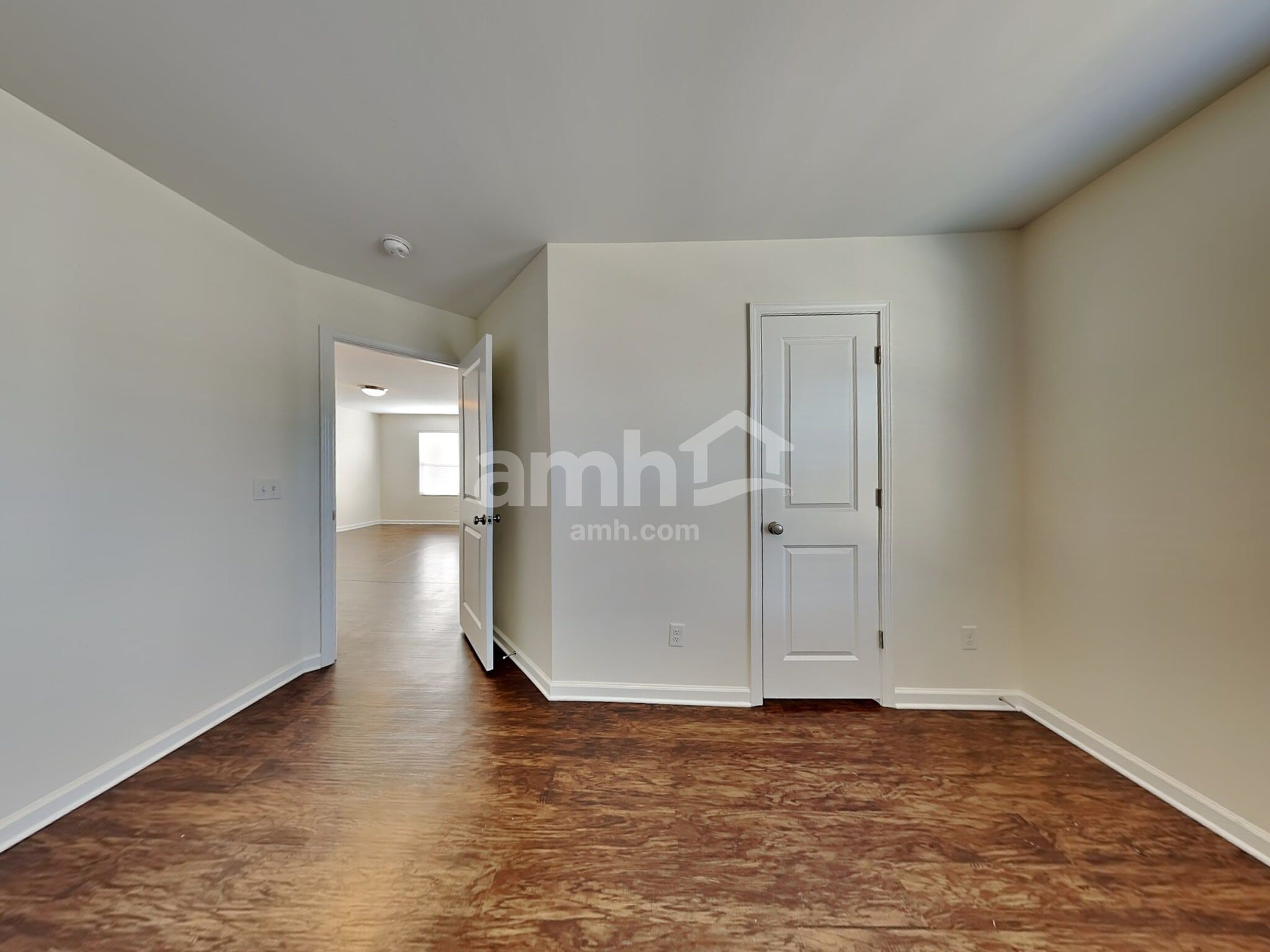 Building Photo - 212 Dogwood Cir